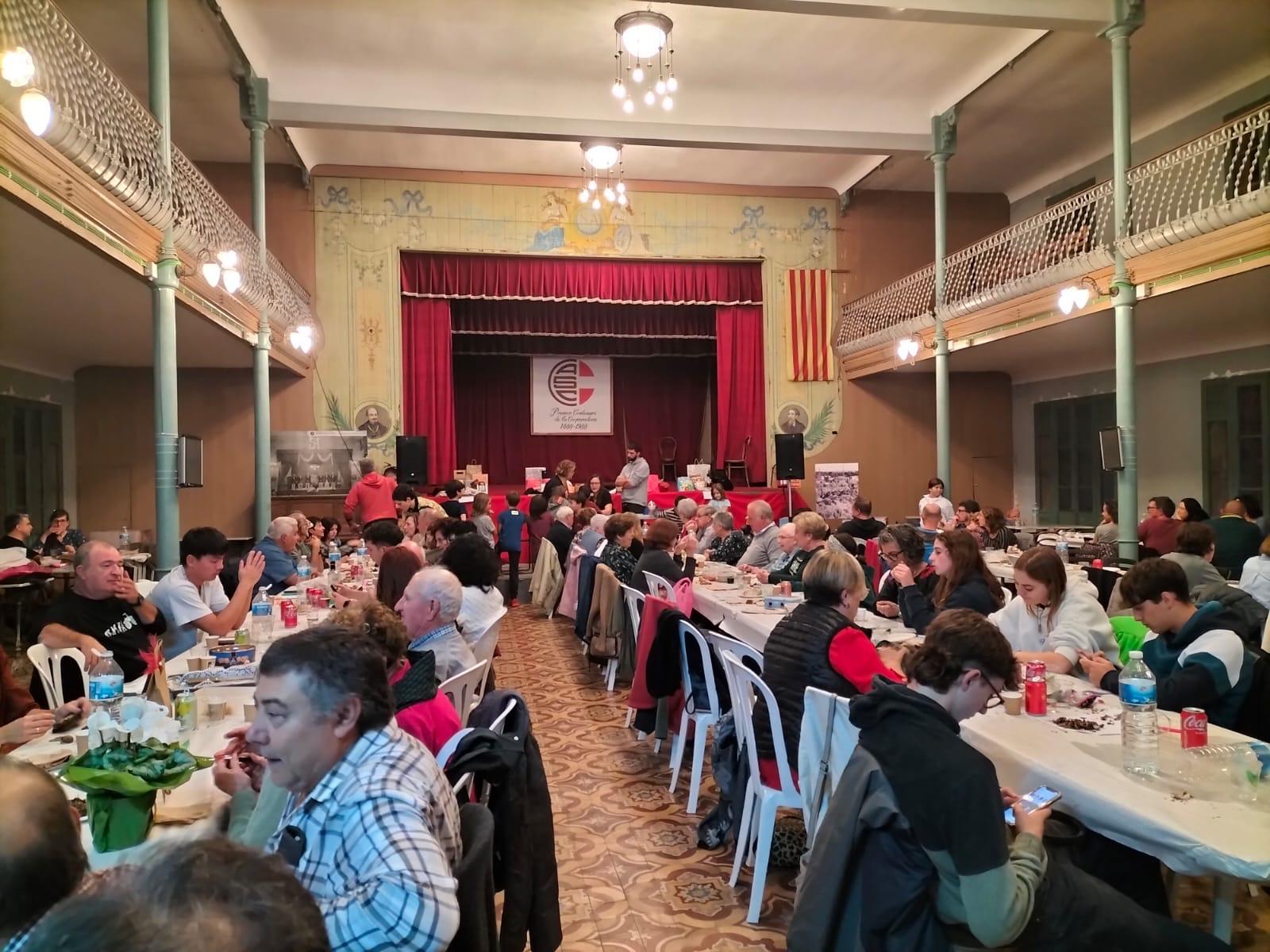 El barri antic celebra la Castanyada amb un sopar, concurs de panellets i bingo 🍁